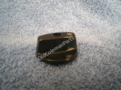 288 Knob Gold Dot